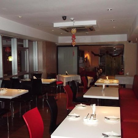 Landmark Hotel Calcutta Buitenkant foto