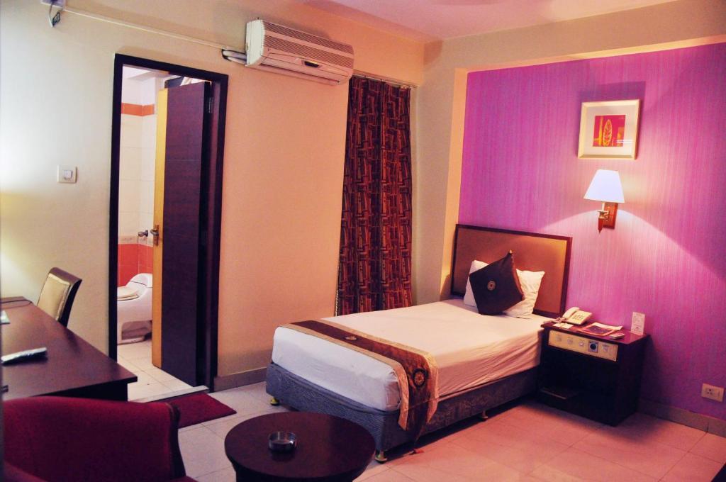 Landmark Hotel Calcutta Buitenkant foto