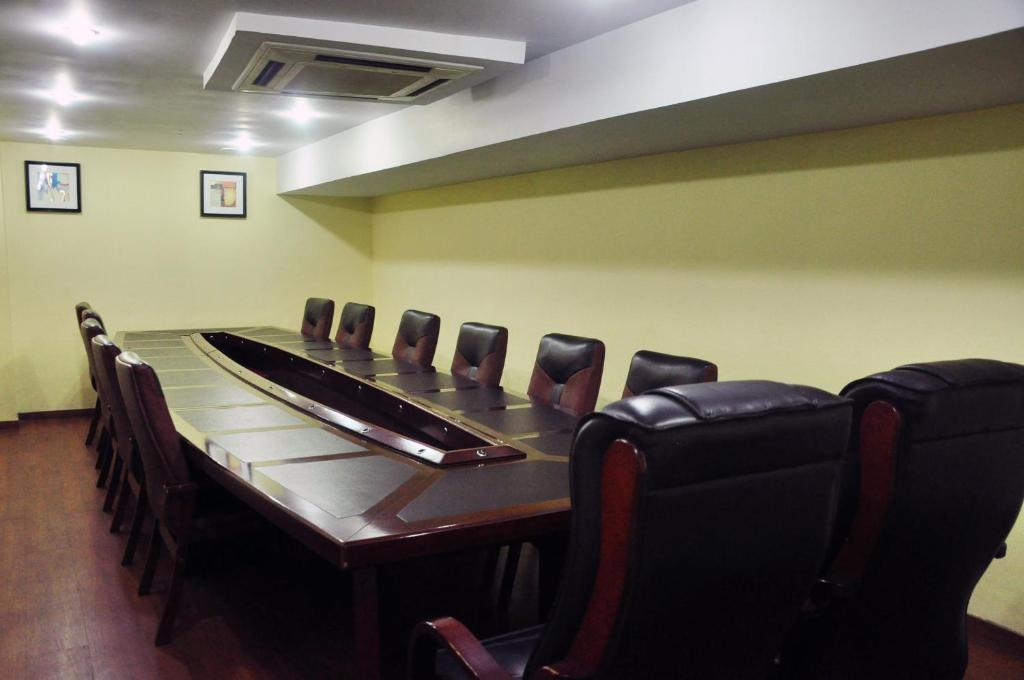Landmark Hotel Calcutta Buitenkant foto