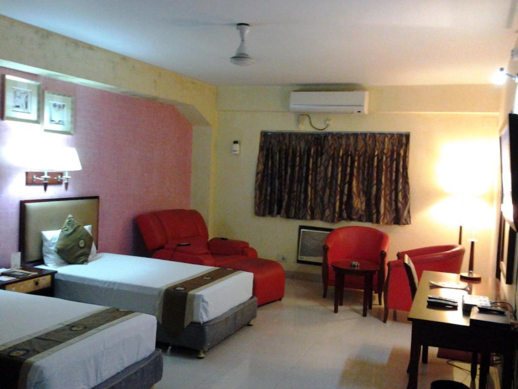 Landmark Hotel Calcutta Buitenkant foto