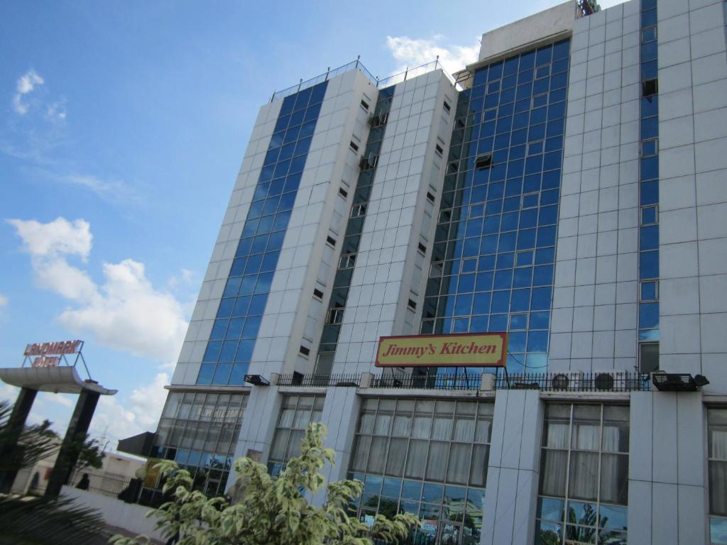 Landmark Hotel Calcutta Buitenkant foto